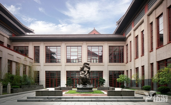 图5天津生态城世贸希尔顿酒店 酒店庭院.jpg